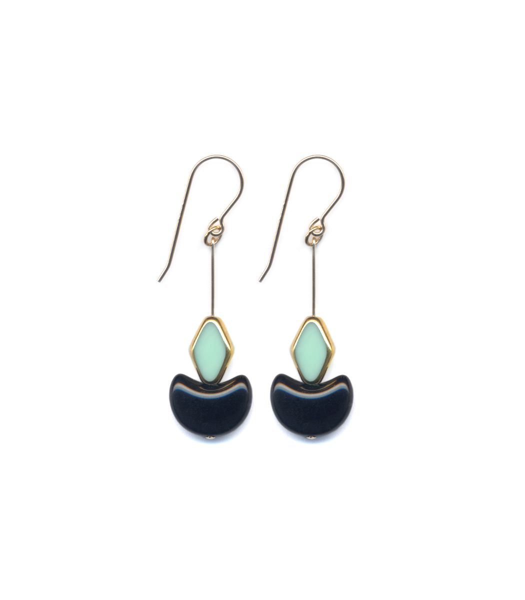 E1898 Offering Drop in Aqua Earrings