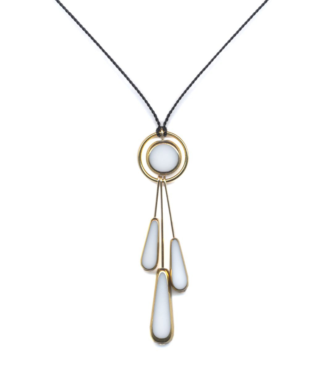 N2196 White Petals Necklace