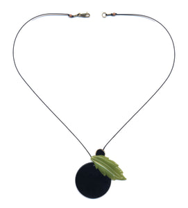 N2217 Peeking Necklace