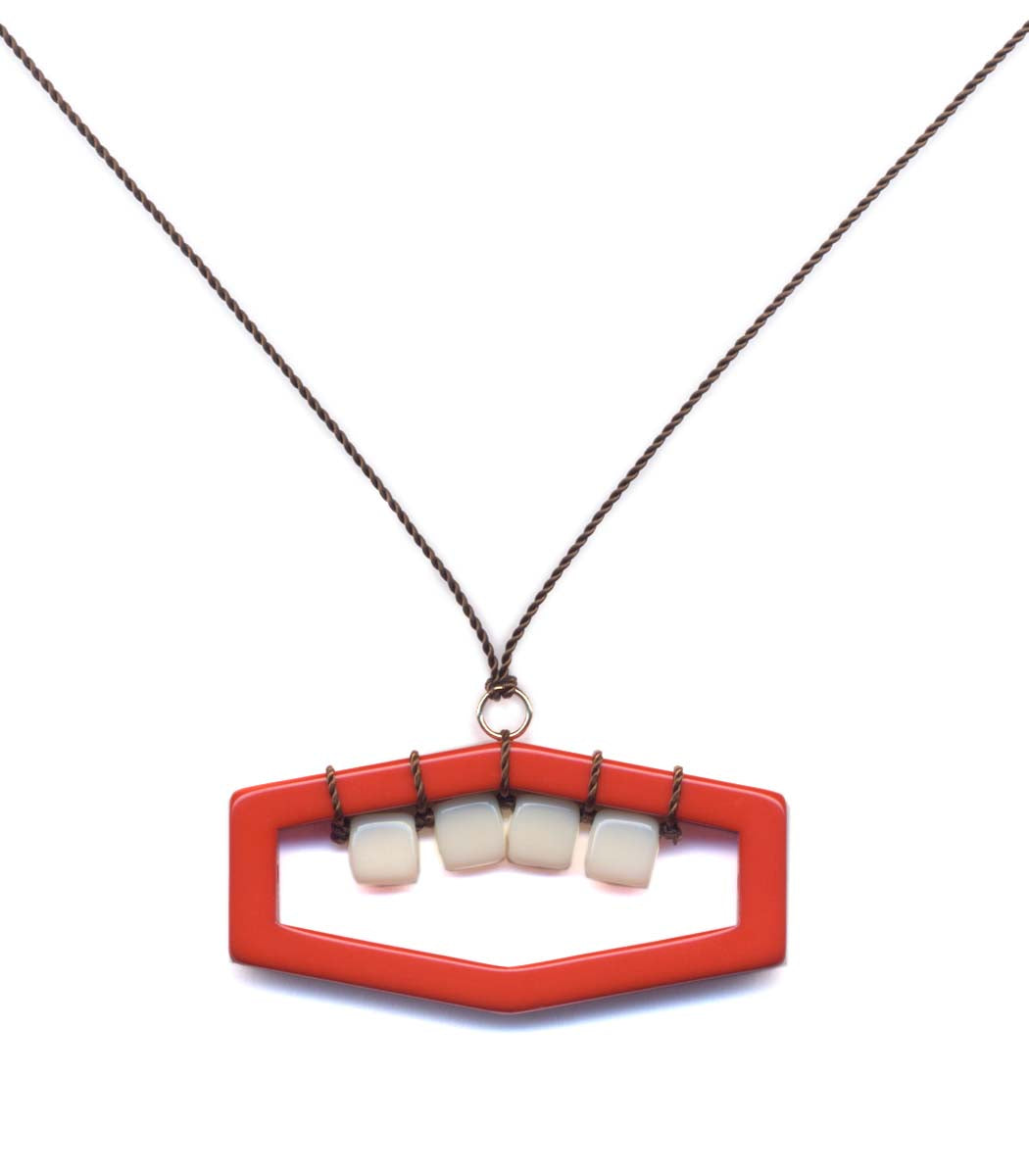 N2021 Mouth Necklace